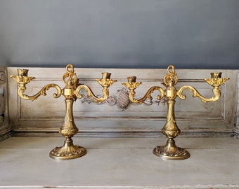 Französische antike Bronzekandelaber, 3-armiger Kerzenhalter, Kerzenhalterpaar, Geschirr, französischer Brocante, M1496