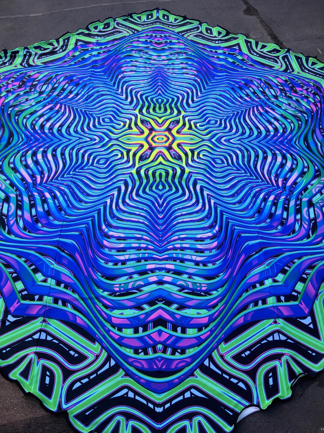 Mandallah Rave Mandala UV Tapestry: Blacklight Art Print for Rave, Festival Decor - Etsy