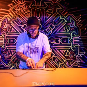 Mandala Theme UV Psychedelic Backdrop for Blacklight DJ Booth Decor for Festival Trippy Rave uv Art Print Music EDM & Psytrance Party Lovers