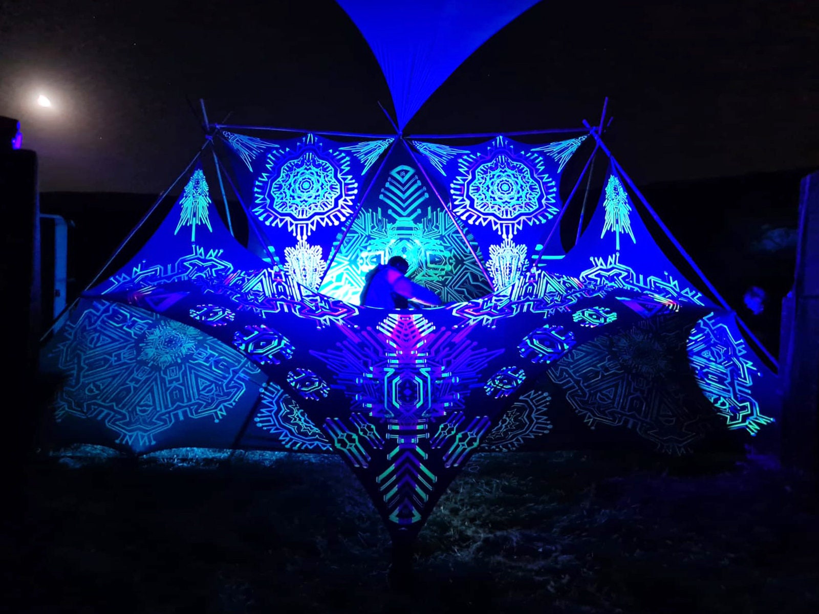 アート・デザイン・音楽 BOOTH DESIGN SPACE & ILLUMINATION Psychedelic Decoration Small Set for DJ Stage - Trippy UV