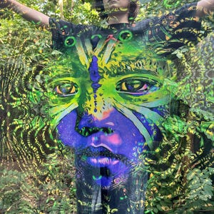 Installation mit Mesh Psy Artwork, Wandbehang UV Reaktiv, Schwarzlicht Wandbehang, 1 Layer Druck