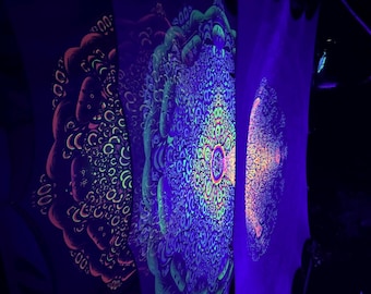 Tapisserie de fleurs fractales néon | Art 3D UV lumière noire (55 x 51")