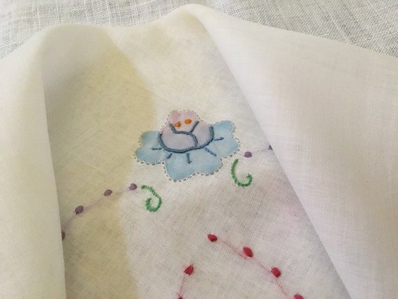 Vintage Handkerchief / Flower Appliqué / Madeira … - image 3