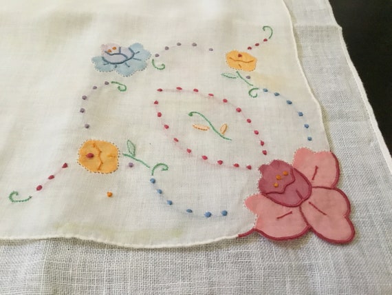 Vintage Handkerchief / Flower Appliqué / Madeira … - image 2