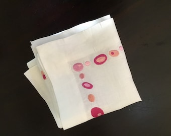 Vintage Linen Table Napkins / Kim Seybert / Pink Embroidery