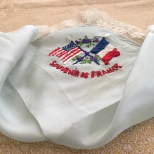 Fazzoletto antico / Seta &quot;Souvenir de France&quot; della prima guerra mondiale