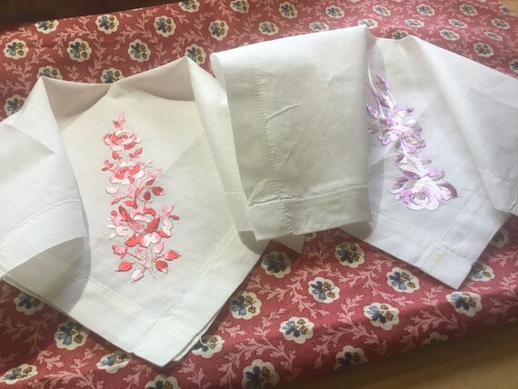 Vintage Handkerchiefs / Pair of Embroidered Roses - image 2