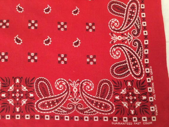 Vintage Turkey Red Bandana / Tower with Paisley a… - image 2