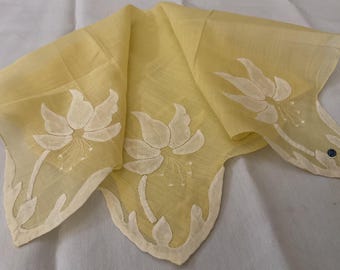 Vintage Handkerchief / Appliqué Lily