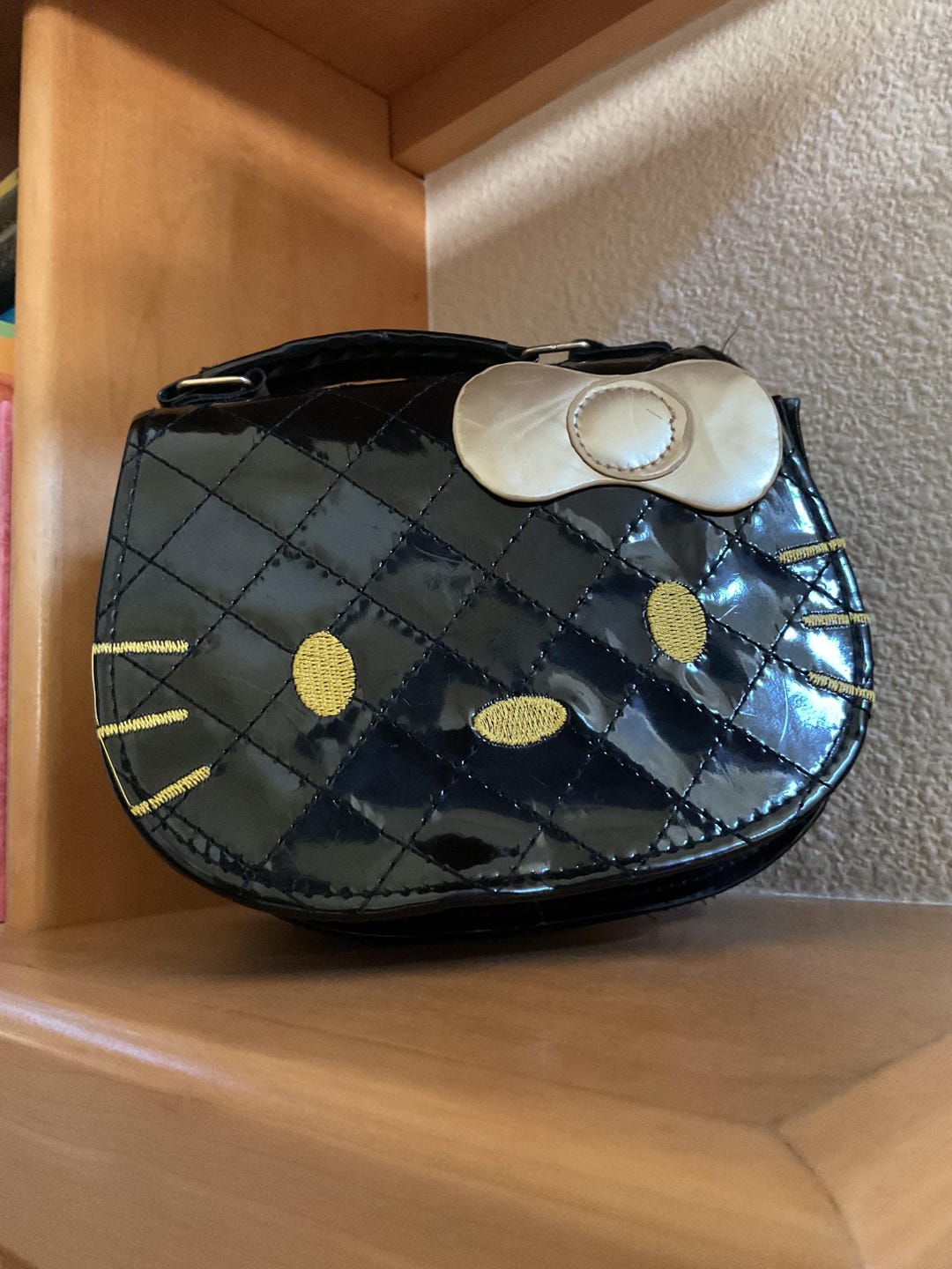 Small Hello Kitty Purse / Black Patent With Gold - Etsy