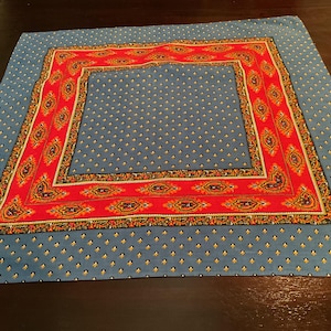 Vintage Bandanna / Bright Paisley in  Provençal Style