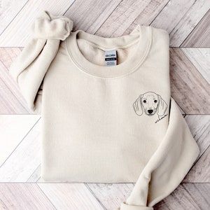 Custom Dachshund Pet Name Shirt | Personalized Dog Breed Sweatshirt | Custom Doxie Tshirt Gift for Mom, Mama Mother's Day, Birthday