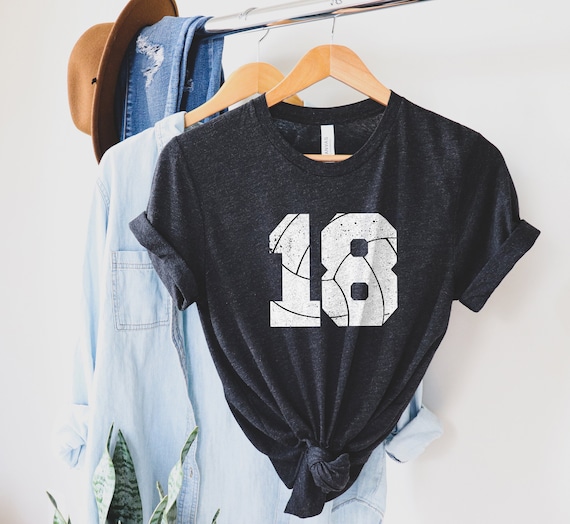 Camiseta con numero de voleibol Camiseta con numeros personalizados para mama y papa de voleibol Camisetas