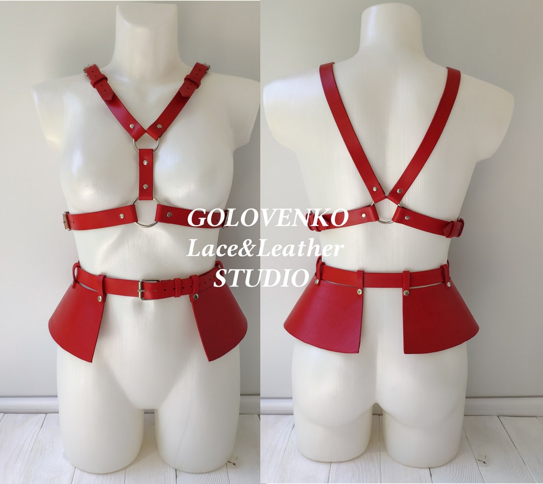 Red genuine leather harness set, leather chest harness and peplum belt,  women full body leather costume, Valentine's gift, mistress outfit -   Italia