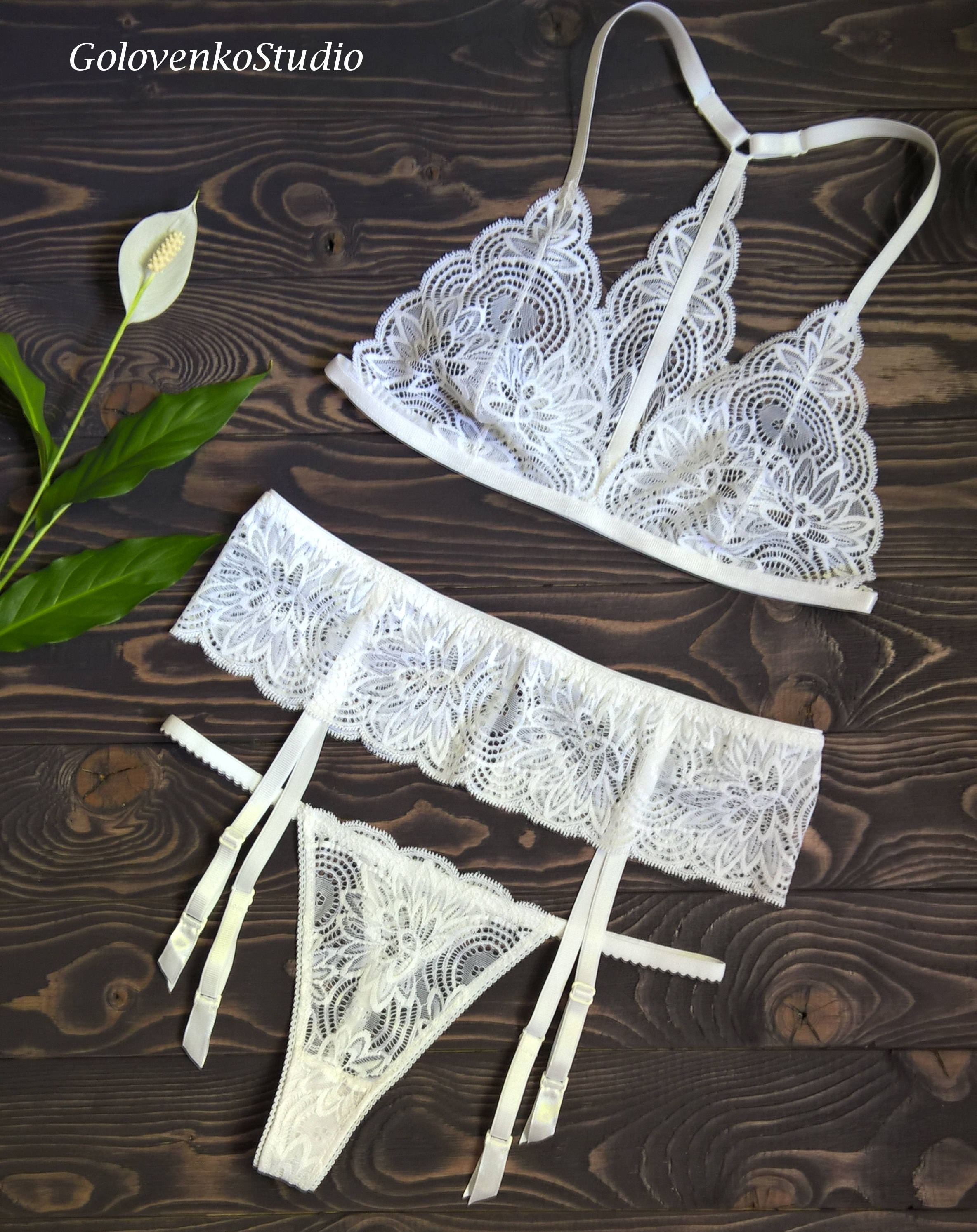 Bridal Lingerie Set With Garter Belt without Feather Collar, White