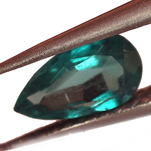 Colombian emerald of excellent color and very clean 0.36 cts - Natural, untreated