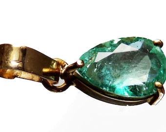 18 ct gold pendant with natural Colombian emerald