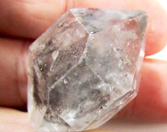 Ponta de quartzo com diamante Herkimer, brilho único