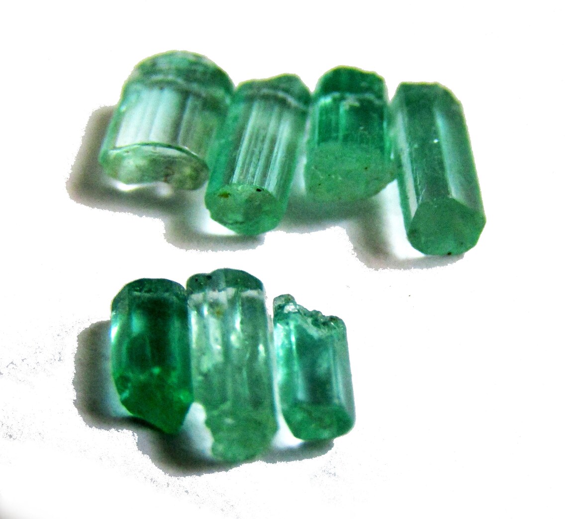 Hexagonal emerald crystals 5piece pack 2cts total Etsy