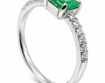 Ring in 925 Silver with Colombian natural emerald