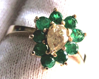 Stunning 18ct Yellow Gold Ring with Natural Emeralds & 2ct Champagne Diamond