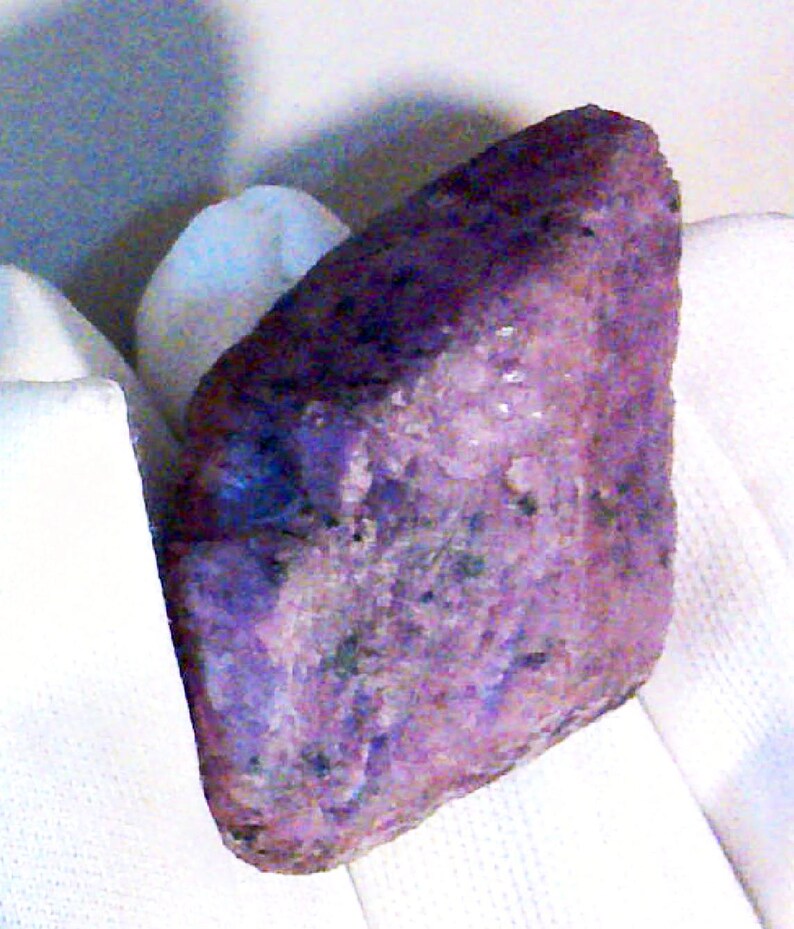 Rubis hexagonal brut image 5