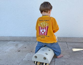 Sudadera extragrande "First Fries" en color mostaza | Tallas 62/68 - 122/128 | Suéter | Suéter unisex | Estampado en la espalda | Suéter para niños/bebés