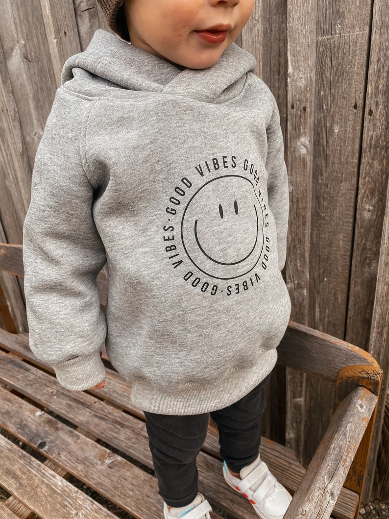 Oversize Hoodie Sweater Front Print Good Vibes Gr. 50/56 134/140 Baby Kinder Sweatshirt Statement in hellgrau Bild 5