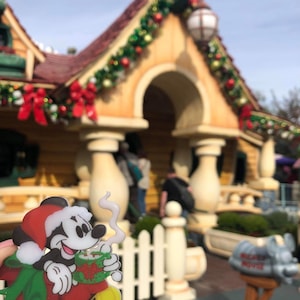 Santa Mickey 3&quot; Brooch