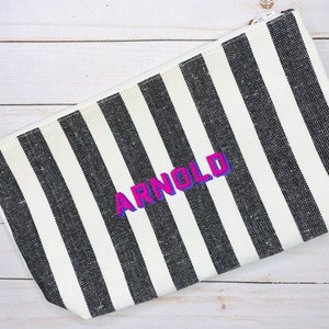 Bolsa de playa con monograma de rayas blancas y negras / Cartera de mano impermeable con cremallera / Neceser bordado personalizado para artículos húmedos, bolsa de viaje para piscina, novia