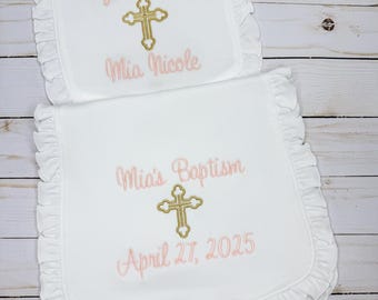 Conjunto de babero y eructo con volantes cruzados para bautizo, dedicación, regalo para bebé recién nacido, regalo bordado con la frase "Dios bendiga a tu bebé", conjunto de babero blanco de algodón personalizado.