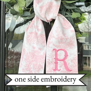 Blue Toile Wreath Sash | Classic Embroidered Personalized | Monogrammed | Housewarming | Wedding Bridal Baby Shower | Vintage Vine Monogram bild 14