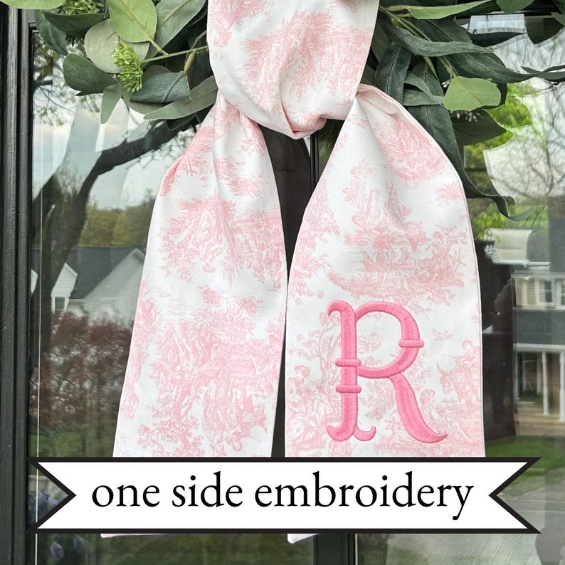 Blue Toile Wreath Sash | Classic Embroidered Personalized | Monogrammed | Housewarming | Wedding Bridal Baby Shower | Vintage Vine Monogram bild 14
