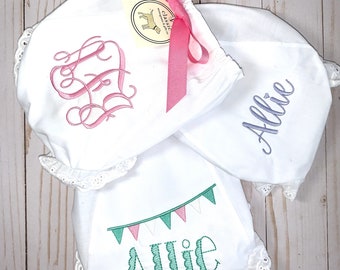 SET of 3 | White Eyelet Baby Bloomer SET | Monogrammed Diaper Cover | Eyelet Lace Bloomers | White Panty | Embroidered | Baby Girl Gift