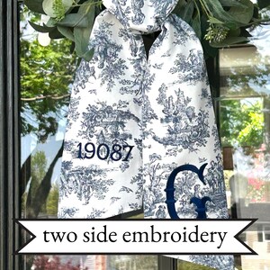 Blue Toile Wreath Sash | Classic Embroidered Personalized | Monogrammed | Housewarming | Wedding Bridal Baby Shower | Vintage Vine Monogram bild 15