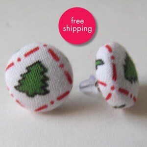 Oh kerstboom stof knoopoorbellen titanium post / clutch back + cadeaubon en organzazakje - GRATIS VERZENDING inbegrepen!