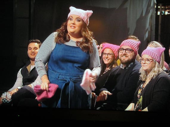 Chapeau Tricoté Rose Pussy Hat Fait Main USA - Neuf Sans étiquette, Thème 'Love Trumps Hate'