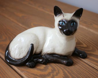 Vintage Beswick England Siamese Cat Figurine # 1559, Handpainted