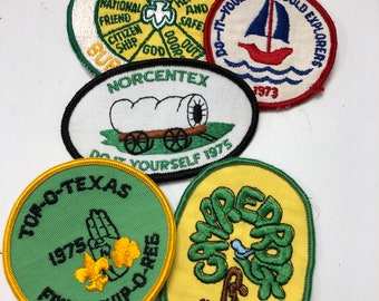 Set of Five Vintage Girl Scout Badges, Vintage Scout Memoribilia, Girl Scout Memoribilia