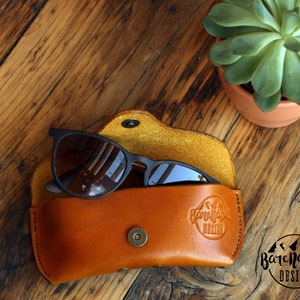 Leather Sunglasses Case, Leather Glasses Case, Leather Glasses Pouch, Sunglasses Case, Eyeglasses Holder, Gift for him, Gift for Her