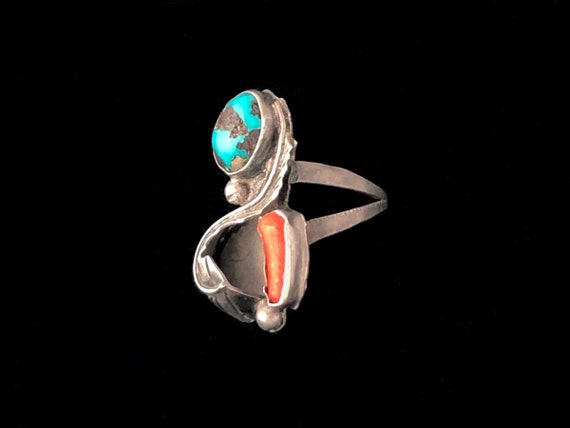 Natural turquoise and coral vintage ring with lea… - image 2