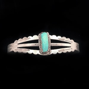 Fred Harvey era bracelet with arrows, Navajo handmade, hand stamped sterling silver, natural turquoise, arrow designs, scalloped edge, 1930s