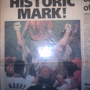 HOME RUN Champ  Mark McGwire 1998 passes Roger Maris MLB basebal
