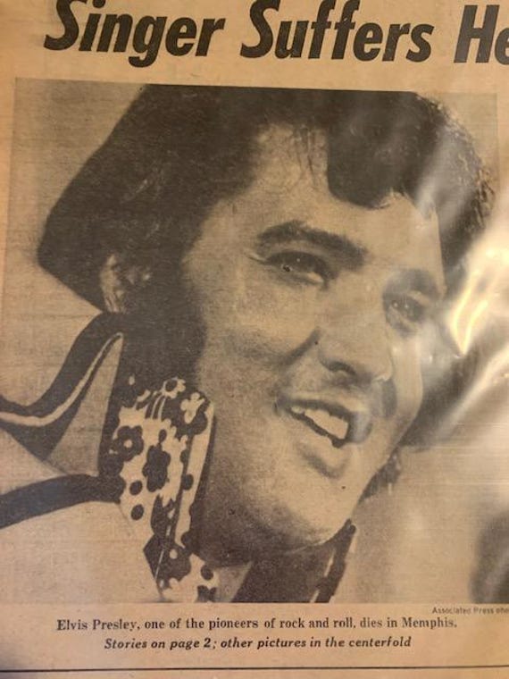 エルビス プレスリー ELVIS PRESLEY 最後の写真 1977年 新聞