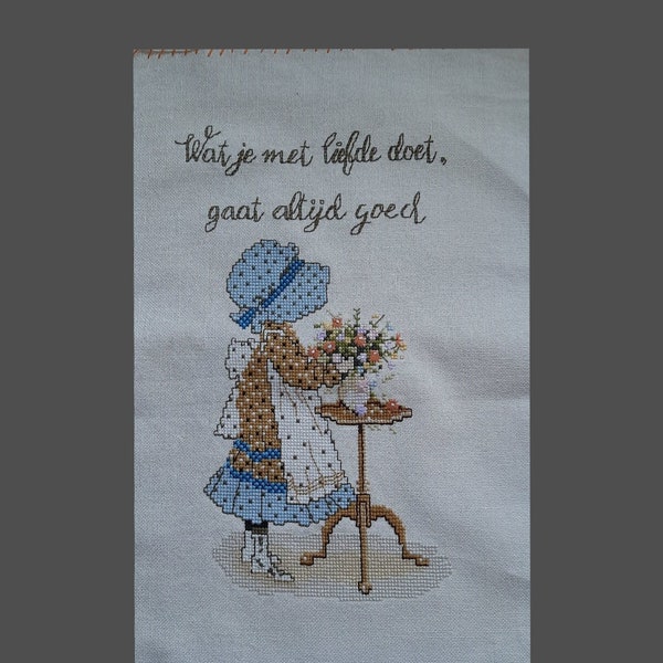 Bordado Holly Hobbie vintage hecho a mano