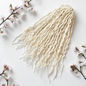 SE (boucle) Accessoires pour cheveux blancs en laine naturelle pour dreadlocks - longueurs et quantités personnalisées