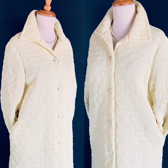 Vintage robe 60s robe Luxurious robe quilted robe