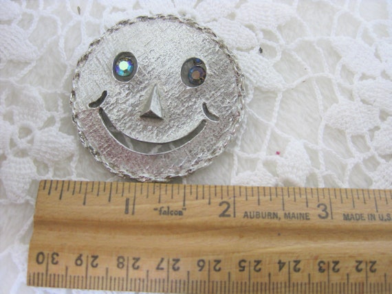 Vintage Smiley Face Pendant/Brooch, Silver Tone T… - image 4