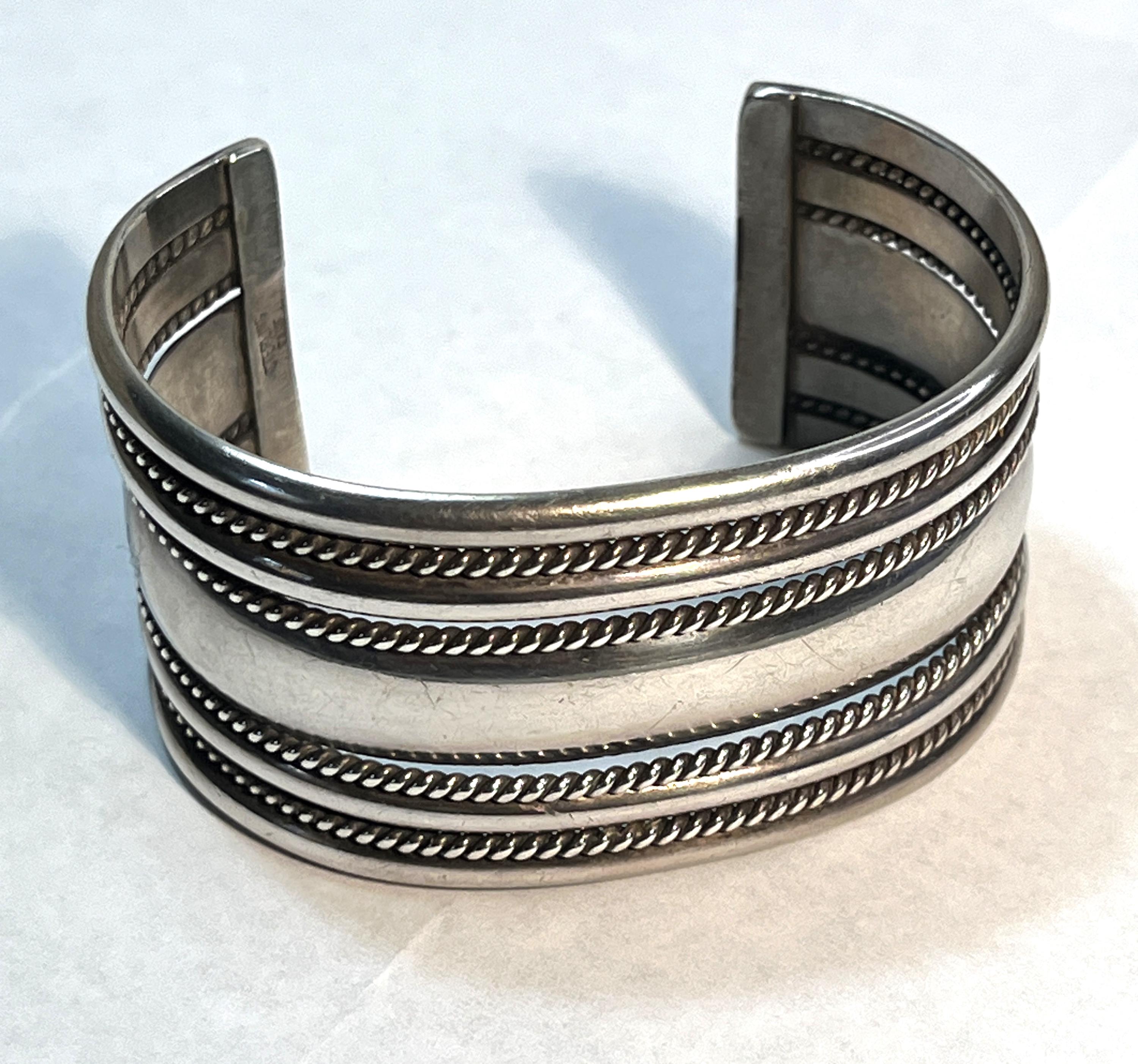 アクセサリー navajo triangle bangle sterling tahe アクセサリー navajo triangle bangle sterling tahe Tahe