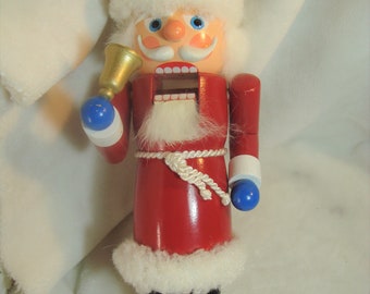 Vintage Nutcracker , Erzgebirgische Volkskunst Nutcracker,  Santa Nutcracker, Free Shipping,
